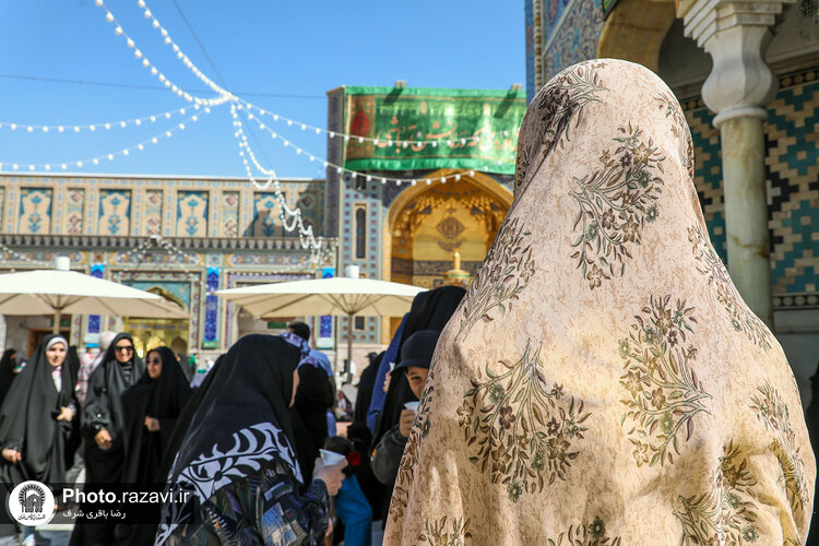 تشرف جمعی از زائران دارای بیماری خاص به حرم مطهر رضوی