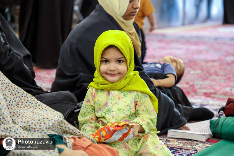 شعرخوانی مداحان اردوزبان در حرم مطهر رضوی