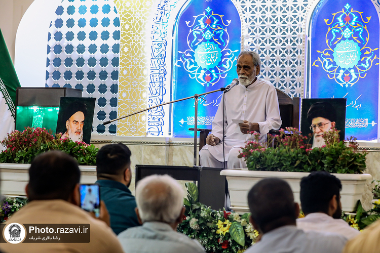 شعرخوانی مداحان اردوزبان در حرم مطهر رضوی