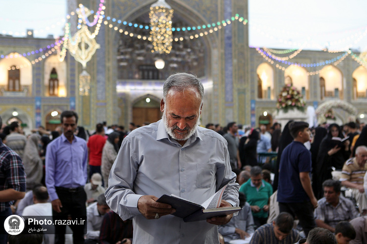 حال و هوای حرم مطهر رضوی در شب عید غدیر-2