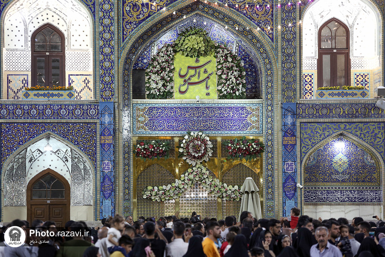 حال و هوای حرم مطهر رضوی در شب عید غدیر-2