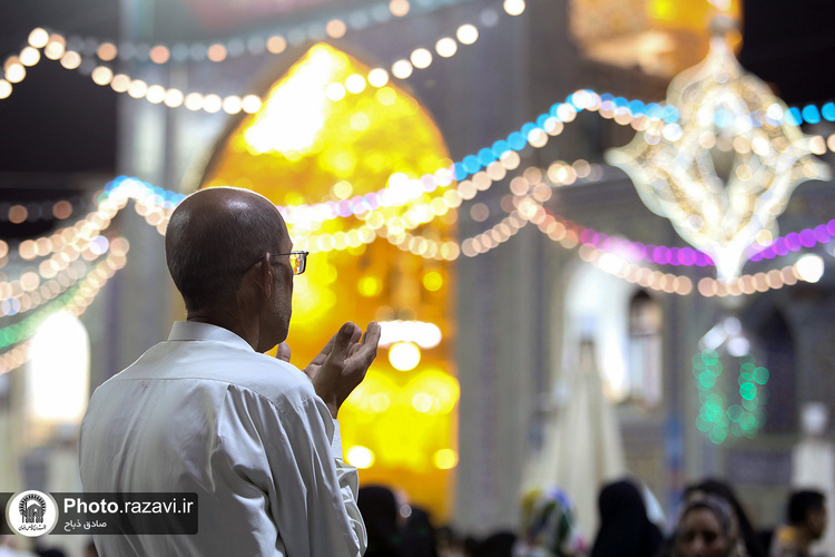 حال و هوای حرم مطهر رضوی در شب عید غدیر-2