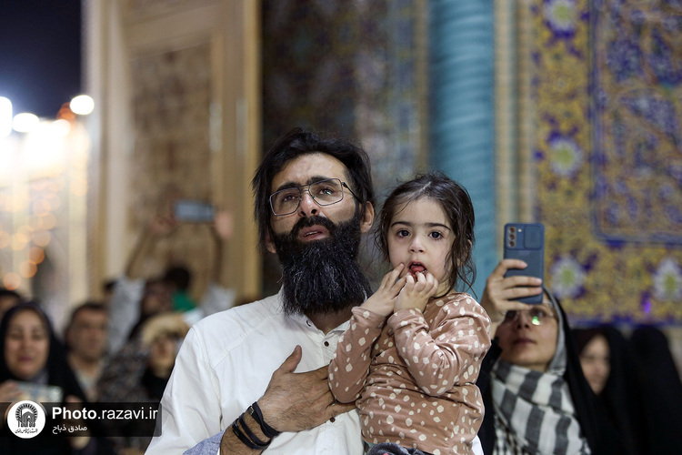 حال و هوای حرم مطهر رضوی در شب عید غدیر-2