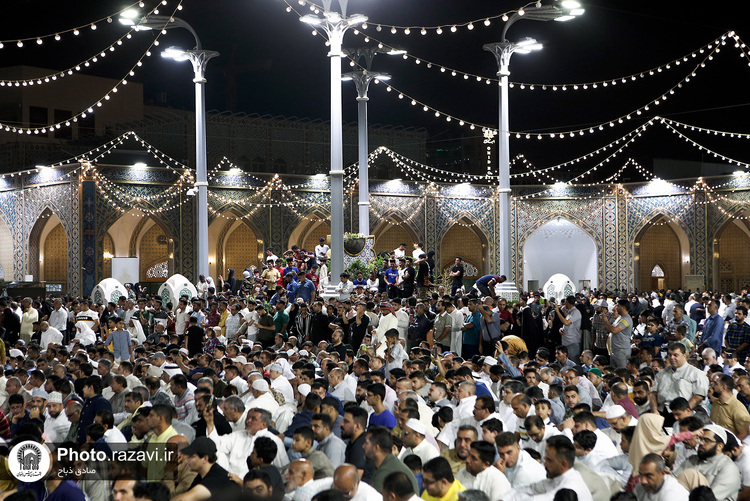 حال و هوای حرم مطهر رضوی در شب عید غدیر-2