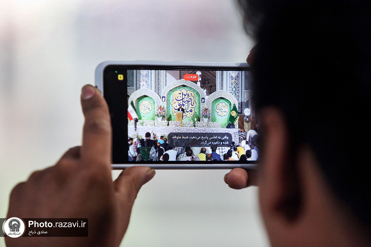 حال و هوای حرم مطهر رضوی در شب عید غدیر-2