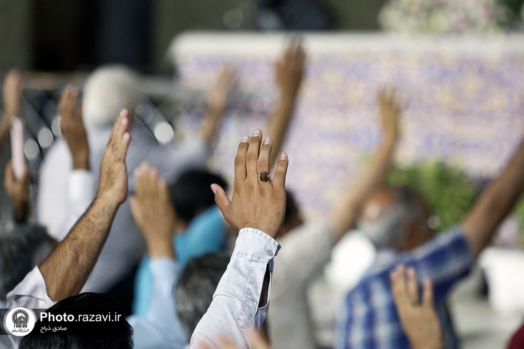 حال و هوای حرم مطهر رضوی در شب عید غدیر-2