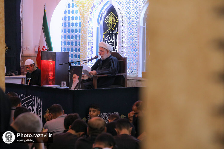مقتل خوانی روز عاشورا ویژه زائران عرب زبان در حرم مطهر رضوی