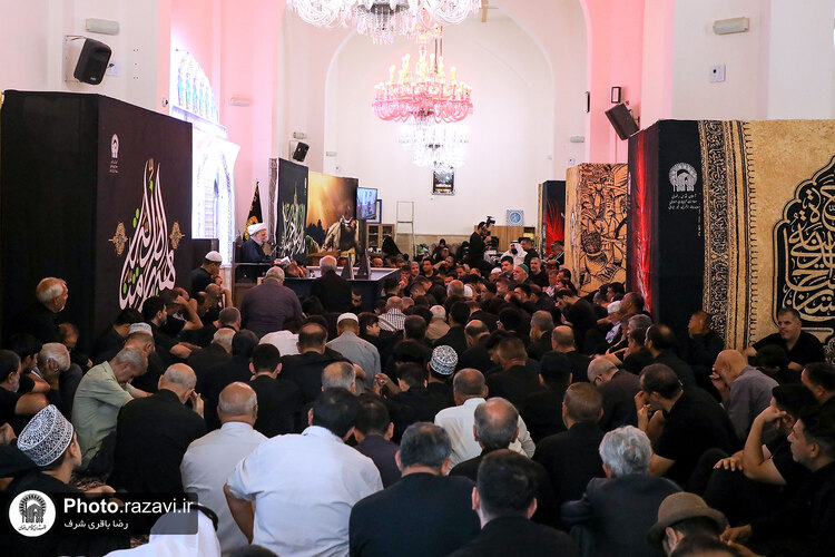 مقتل خوانی روز عاشورا ویژه زائران عرب زبان در حرم مطهر رضوی