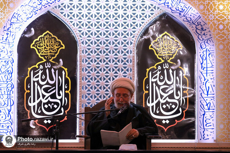 مقتل خوانی روز عاشورا ویژه زائران عرب زبان در حرم مطهر رضوی