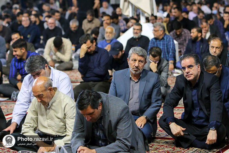 محفل عزاداری اهالی رسانه و فعالان فضای مجازی در حرم مطهر رضوی