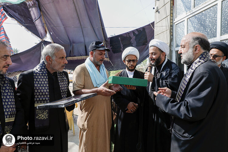 توزیع بسته‌های متبرک رضوی به موکب‌داران اربعین حسینی