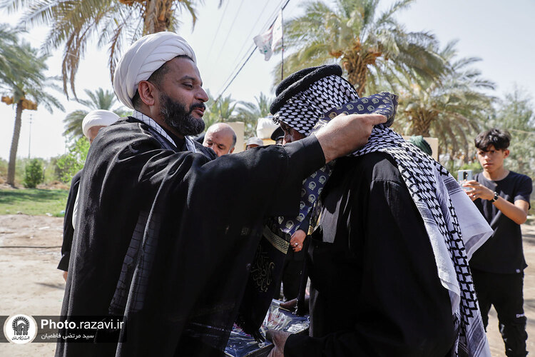 توزیع بسته‌های متبرک رضوی به موکب‌داران اربعین حسینی