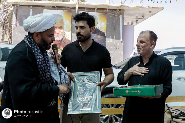 توزیع بسته‌های متبرک رضوی به موکب‌داران اربعین حسینی