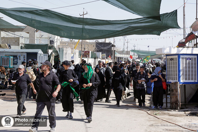 توزیع بسته‌های متبرک رضوی به موکب‌داران اربعین حسینی