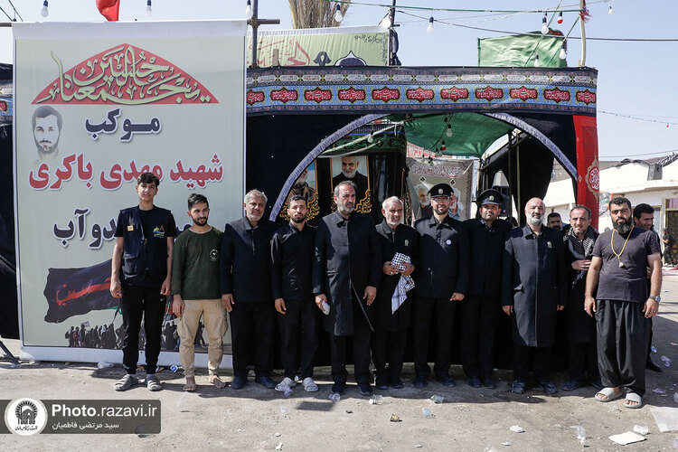 توزیع بسته‌های متبرک رضوی به موکب‌داران اربعین حسینی