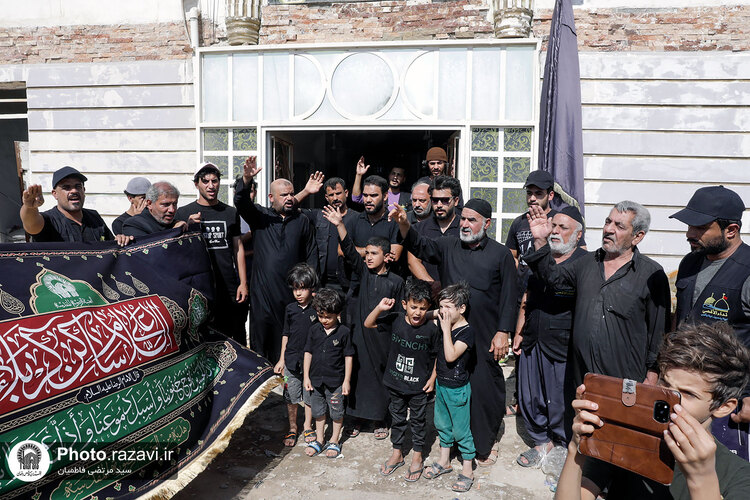 توزیع بسته‌های متبرک رضوی به موکب‌داران اربعین حسینی