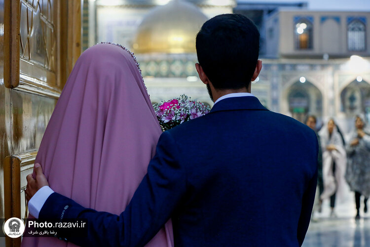 حال و هوای حرم مطهر رضوی در شب میلاد حضرت رسول(ص) و امام جعفر صادق(ع)