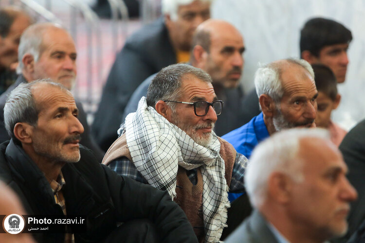 تشرف کاروان رزمندگان دفاع مقدس از خراسان جنوبی به حرم مطهر رضوی