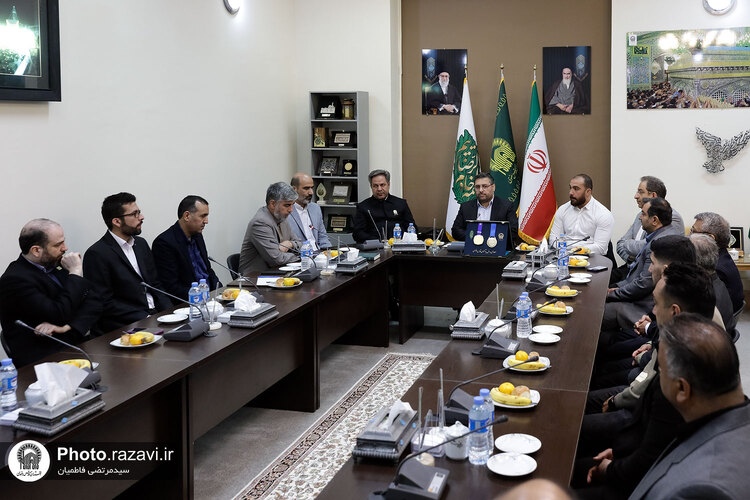 اهدای دو مدال طلای امیرحسین زارع به موزه آستان قدس رضوی