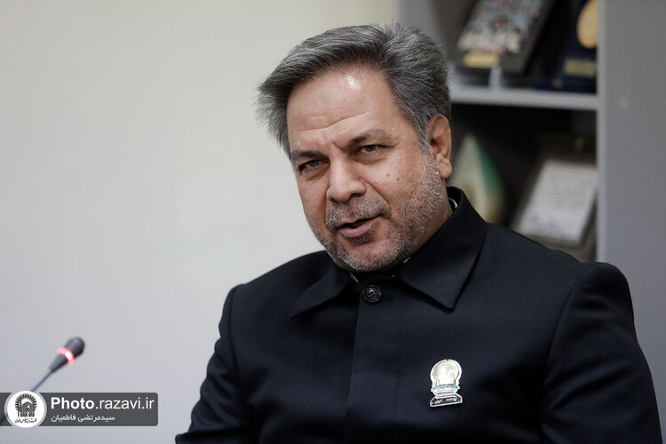 اهدای دو مدال طلای امیرحسین زارع به موزه آستان قدس رضوی