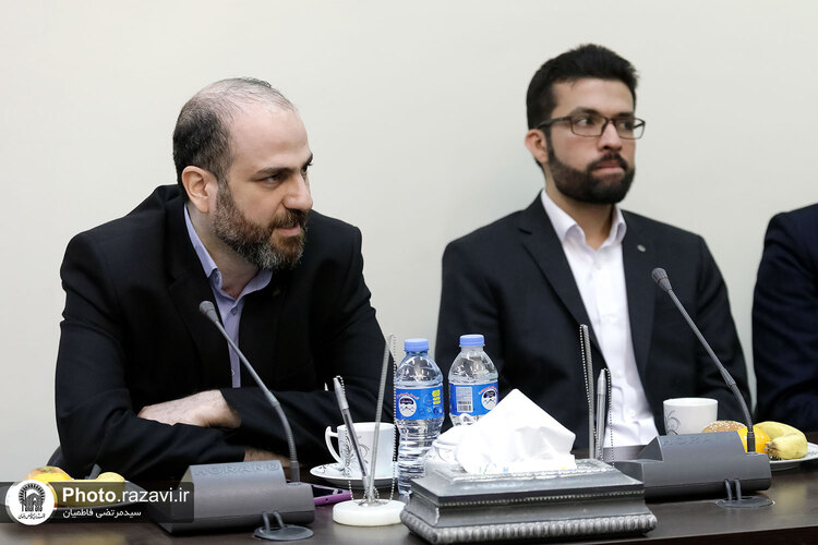 اهدای دو مدال طلای امیرحسین زارع به موزه آستان قدس رضوی