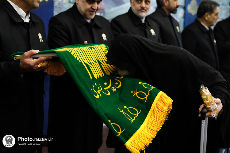 استقبال از زائرین در راه آهن