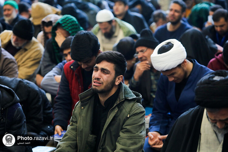 قرائت دعای ام داوود در حرم مطهر رضوی -2