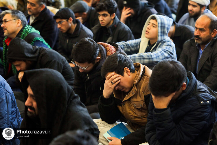 قرائت دعای ام داوود در حرم مطهر رضوی -2