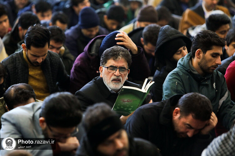 قرائت دعای ام داوود در حرم مطهر رضوی -2