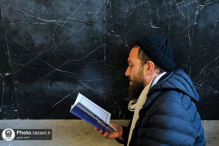 قرائت دعای ام داوود در حرم مطهر رضوی -2