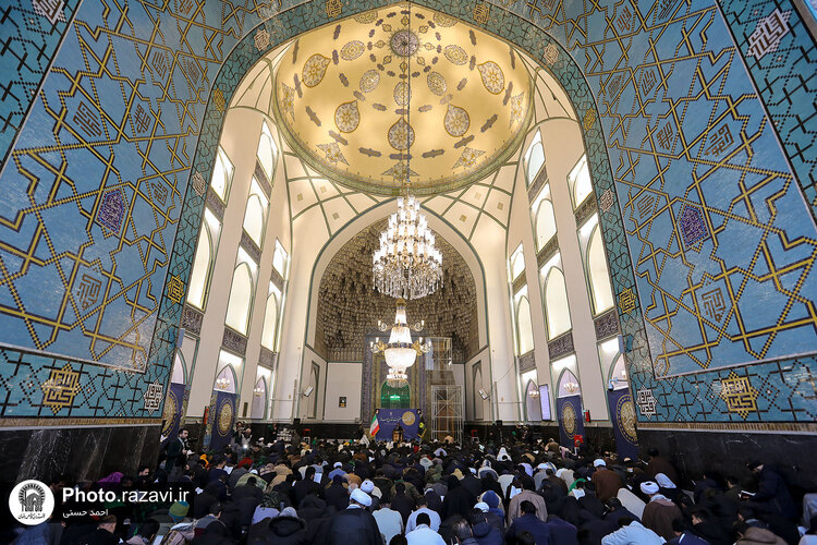 قرائت دعای ام داوود در حرم مطهر رضوی -2