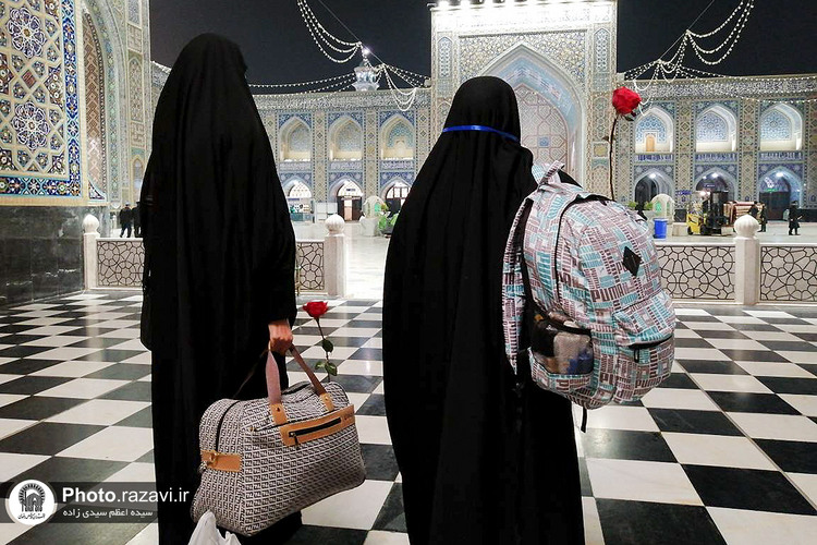 قرائت دعای ام داوود در حرم مطهر رضوی -2