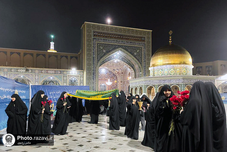 قرائت دعای ام داوود در حرم مطهر رضوی -2