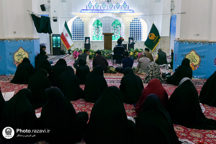 احیا شب نیمه شعبان زائران اردو زبان در حرم مطهر رضوی