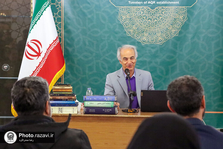 رونمایی از نخستین سالنامه چاپ مشهد