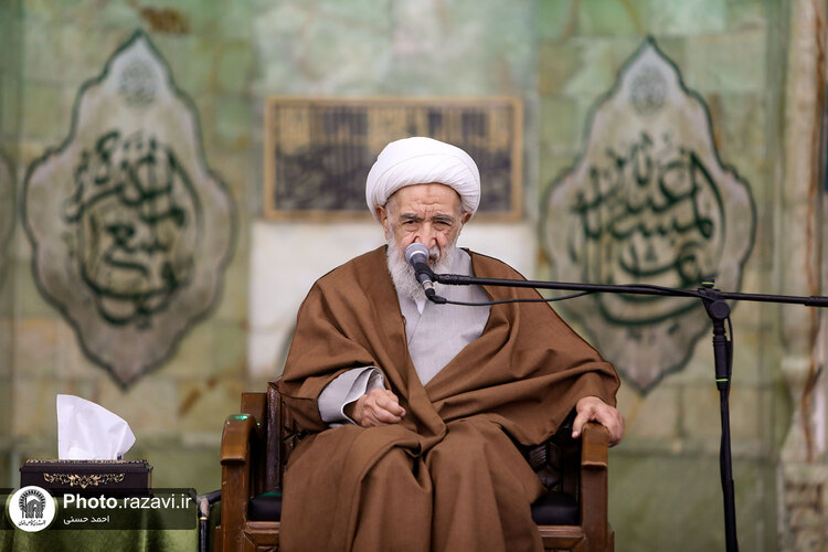 مراسم بزرگداشت مرحومه شریفی منش در حرم مطهر رضوی