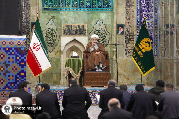 مراسم بزرگداشت مرحومه شریفی منش در حرم مطهر رضوی