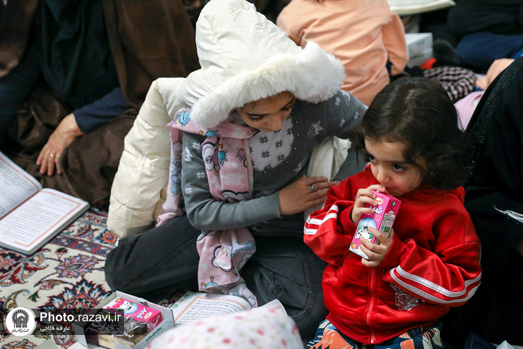 توزیع افطاری سبک در حرم مطهر رضوی-2