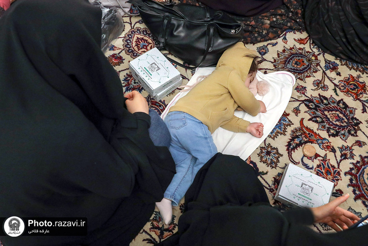 توزیع افطاری سبک در حرم مطهر رضوی-2