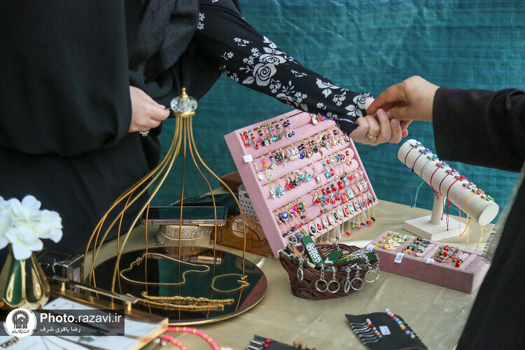 بازارچه عرضه محصولات مادران ارزش آفرین