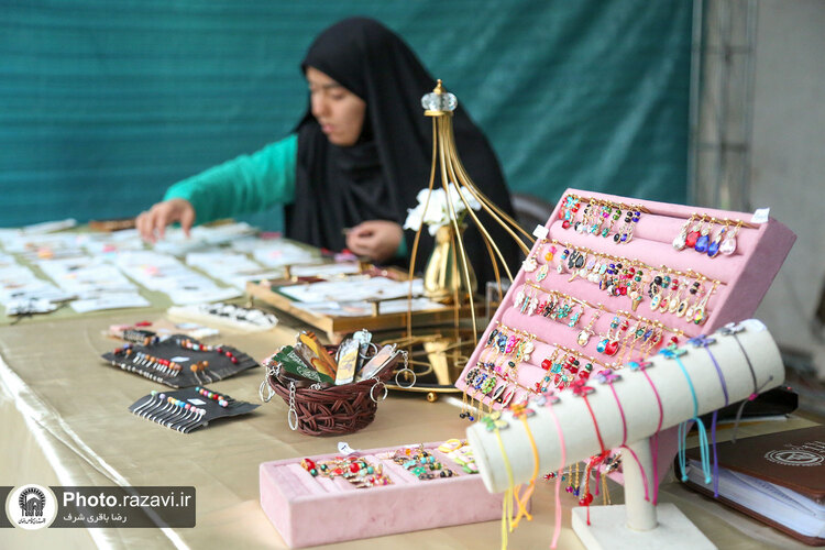 بازارچه عرضه محصولات مادران ارزش آفرین