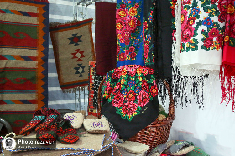 بازارچه عرضه محصولات مادران ارزش آفرین