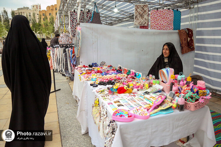 بازارچه عرضه محصولات مادران ارزش آفرین