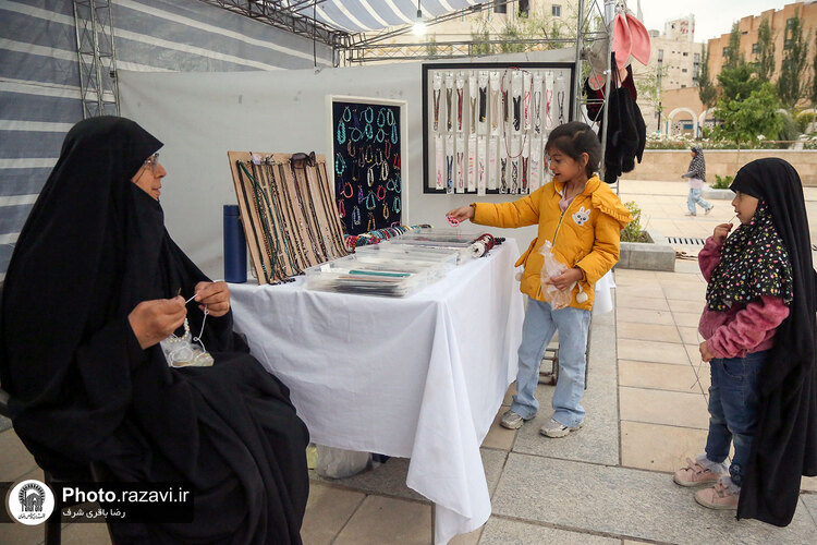 بازارچه عرضه محصولات مادران ارزش آفرین