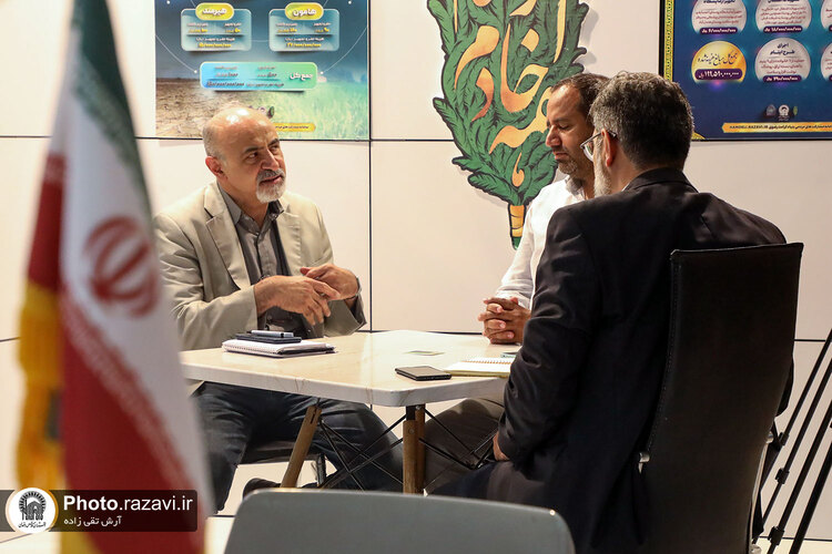 بازدید مدیرعامل بنیاد کرامت از نمایشگاه آبادیران