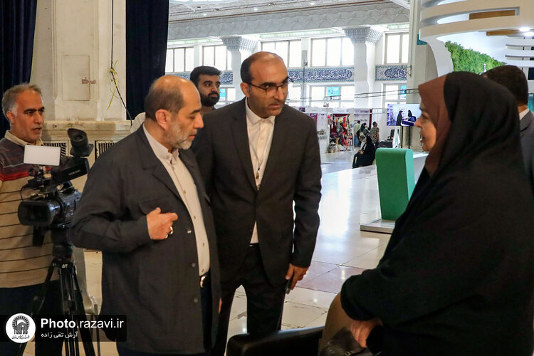 بازدید مدیرعامل بنیاد کرامت از نمایشگاه آبادیران