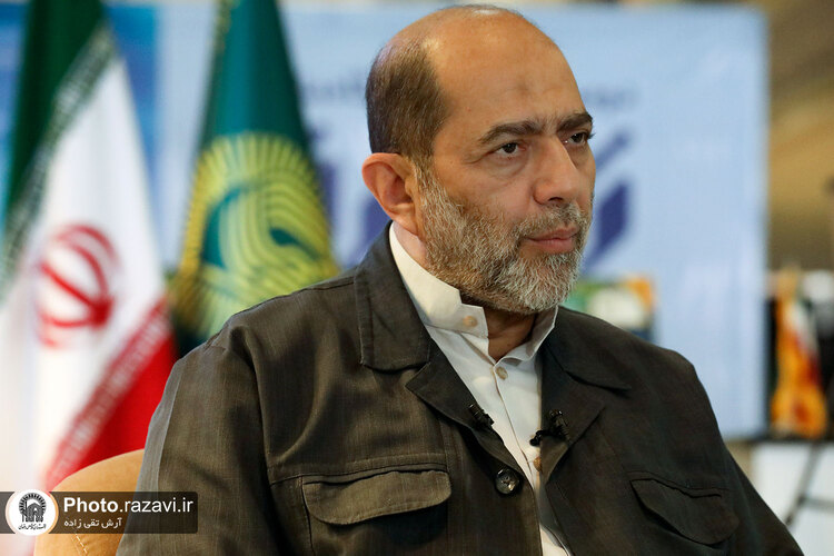 بازدید مدیرعامل بنیاد کرامت از نمایشگاه آبادیران