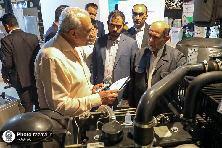 بازدید مدیرعامل بنیاد کرامت از نمایشگاه آبادیران