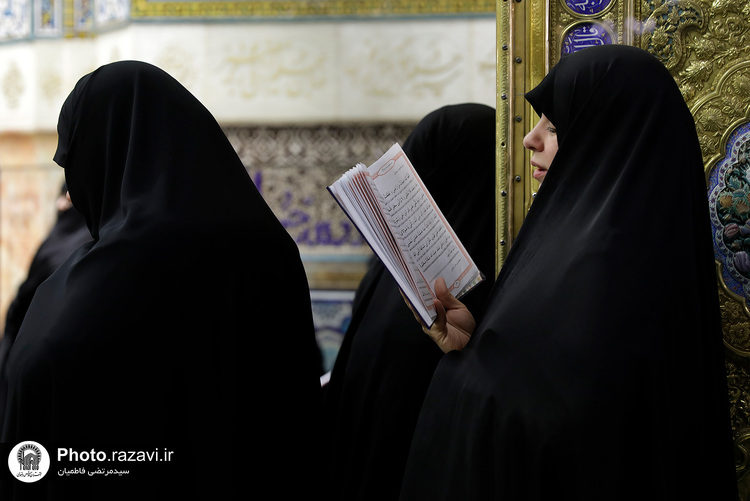 غبارروبی ضریح مطهر رضوی در آستانه دهه «ولایت و امامت»