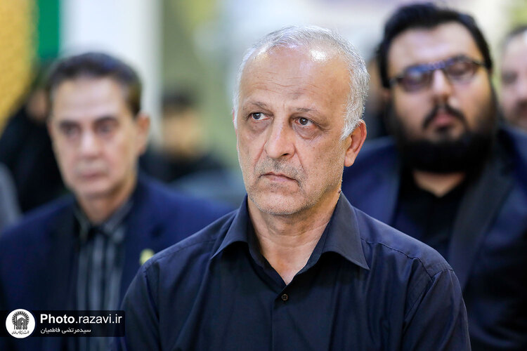 اهدای مدال‌های محمد بهبودی به موزه آستان قدس رضوی